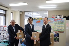 リングプルで車椅子に交換を