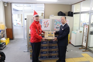 北海道コカ・コーラボトリング㈱様より福祉施設へ製品の寄贈がありました